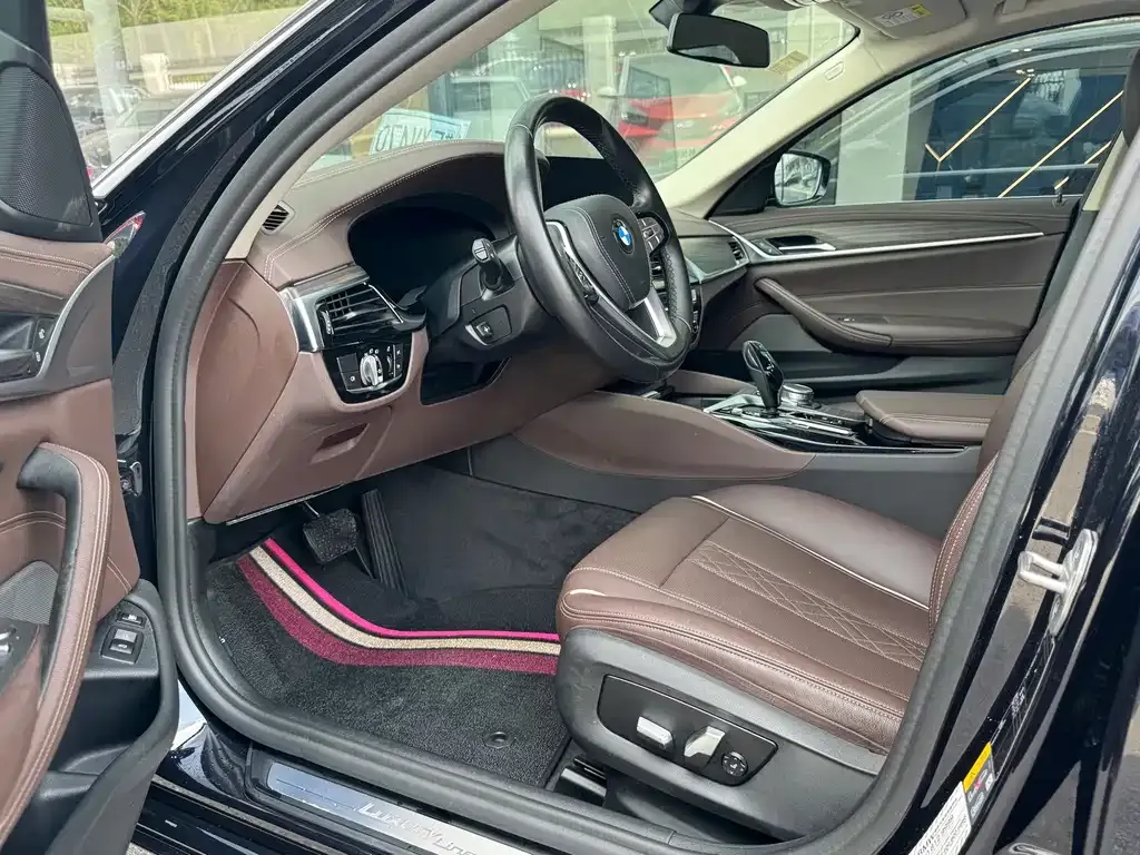 BMW 5 Series New Energy — фото 2