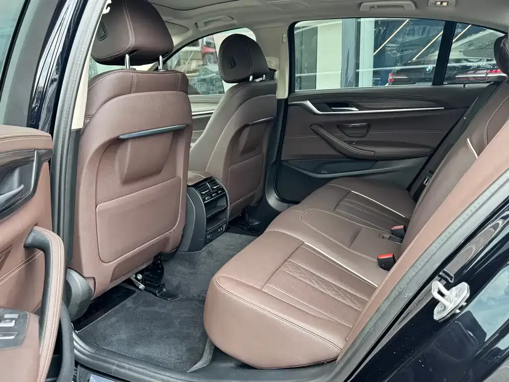 BMW 5 Series New Energy — фото 7