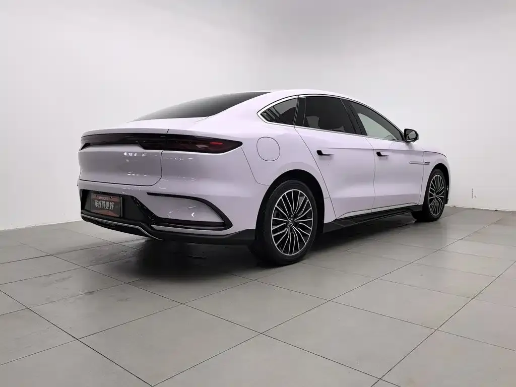 BYD Han — фото 3