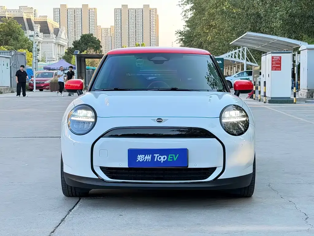 MINI Cooper EV — фото 2