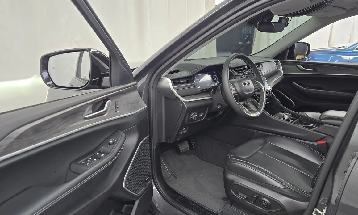 Jeep Cherokee — фото 5