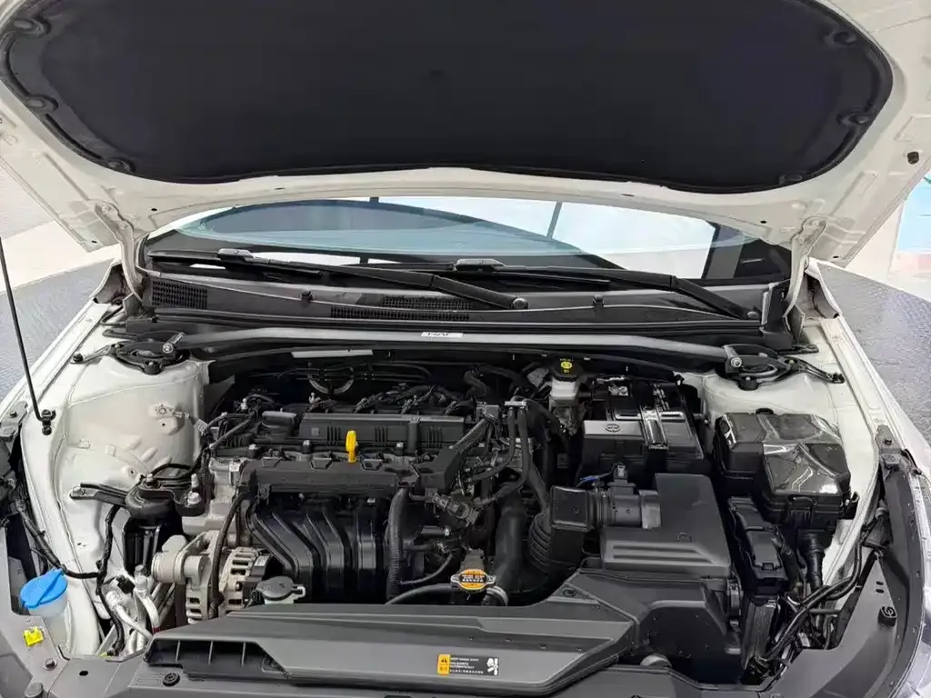 Hyundai Elantra — фото 9