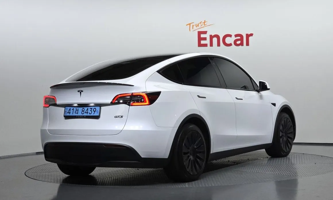 Tesla Model Y — фото 2