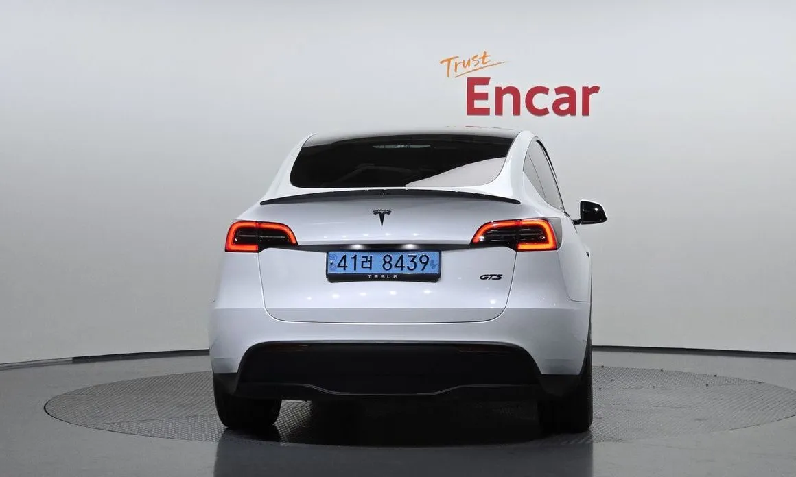 Tesla Model Y — фото 7