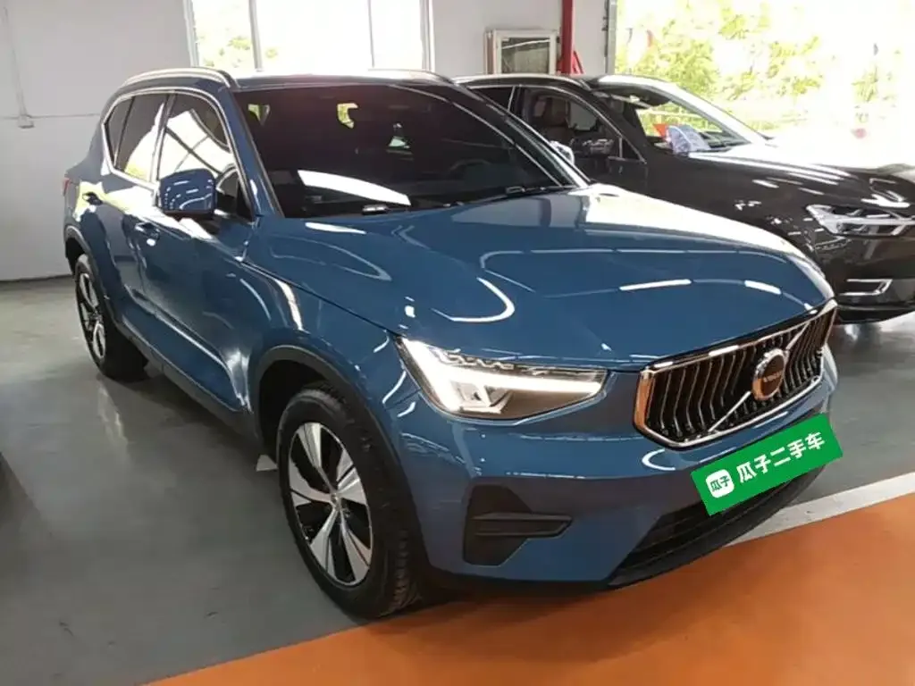 Volvo XC40 — фото 2