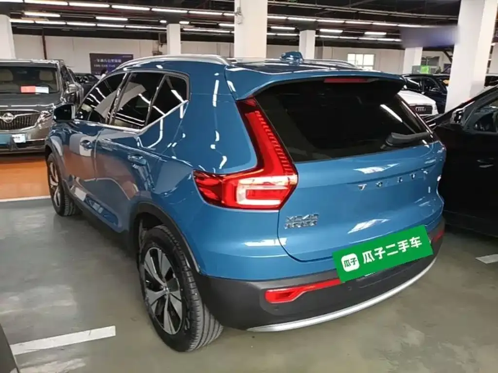 Volvo XC40 — фото 3