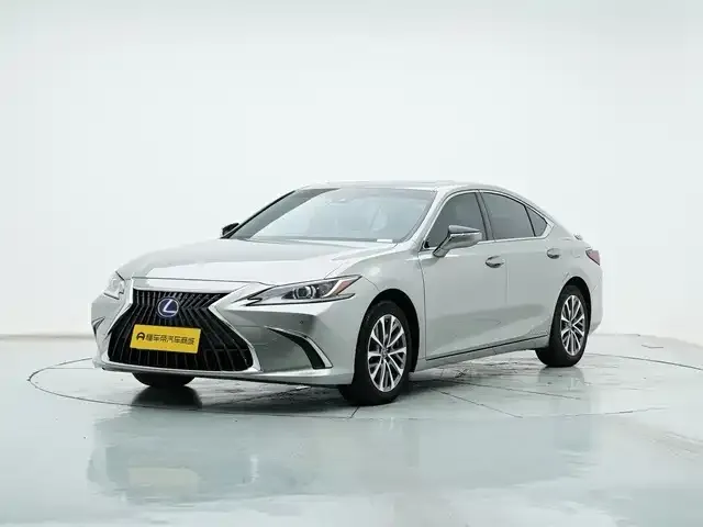 Lexus ES — фото 1