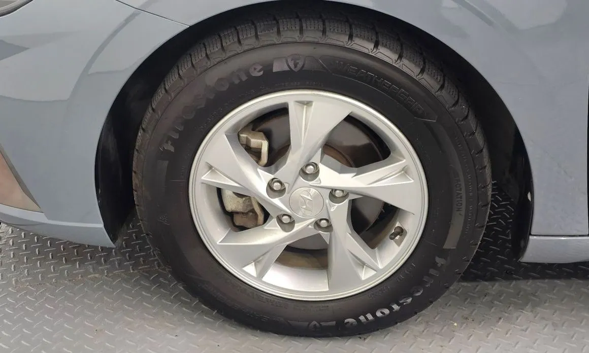 Hyundai AVANTE — фото 4