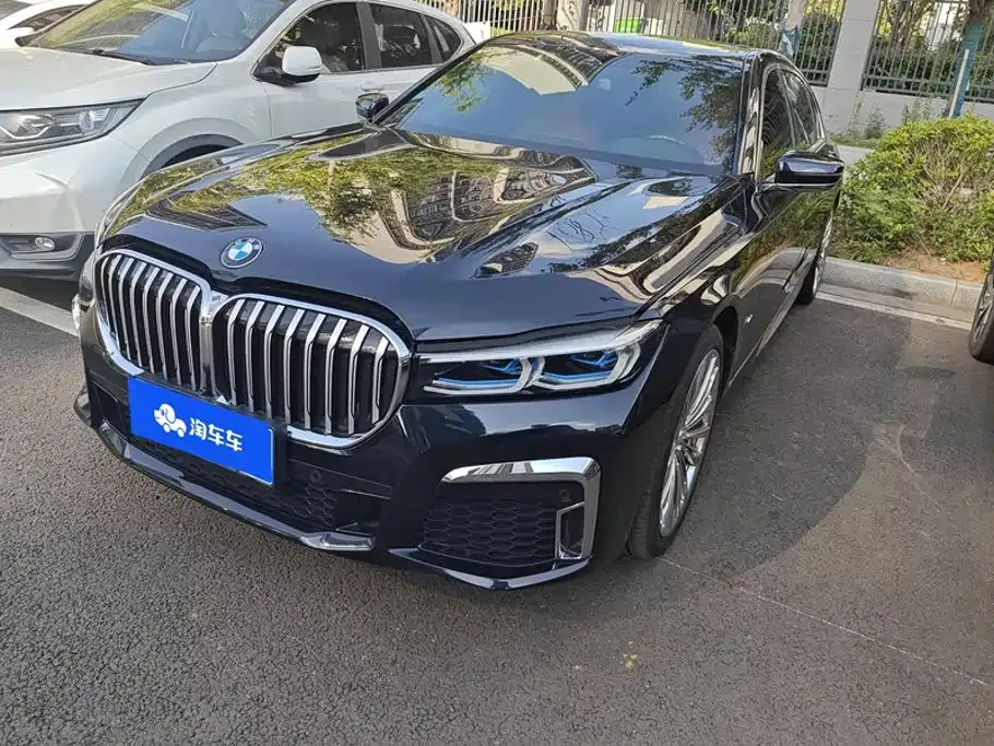 BMW 7 Series — фото 1