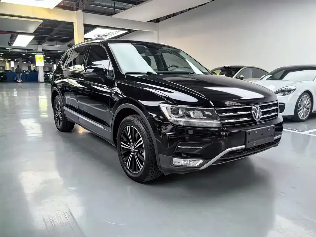 Volkswagen Tiguan L — фото 7