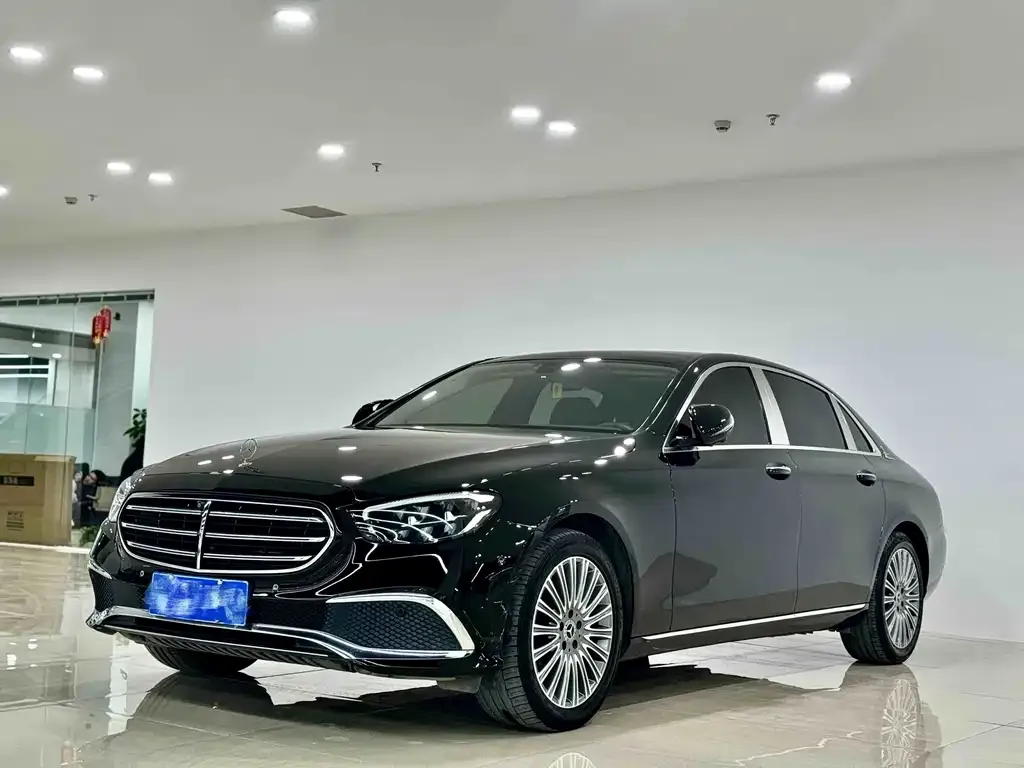 Mercedes-Benz E-Class — фото 4
