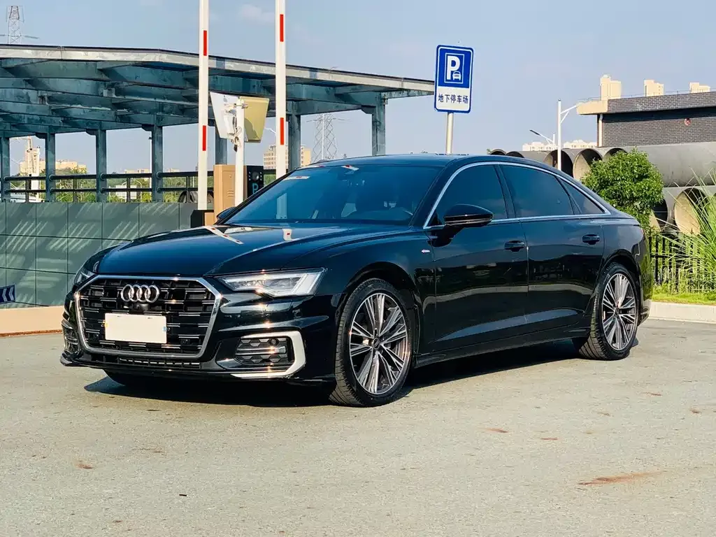 Audi A6L — фото 1