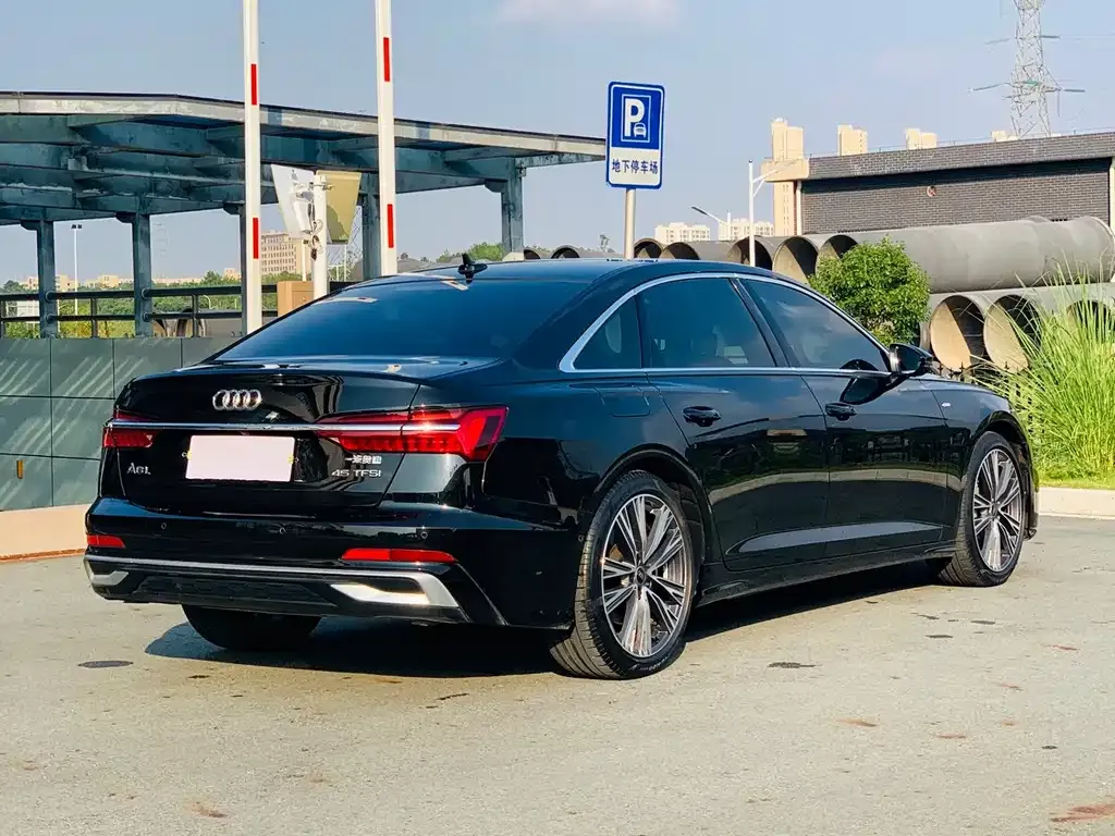 Audi A6L — фото 10