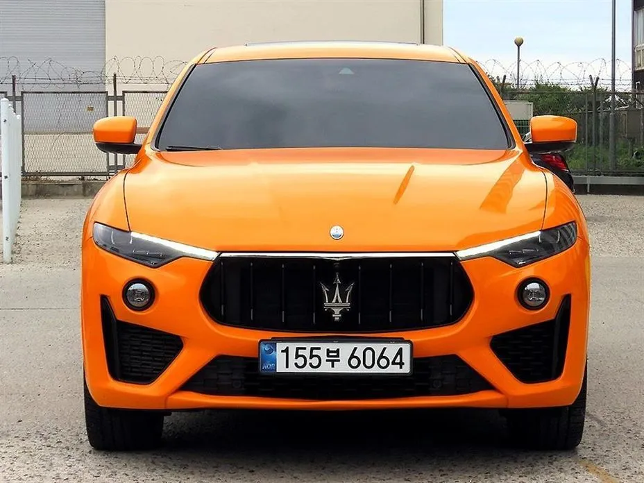 Maserati Levante — фото 1