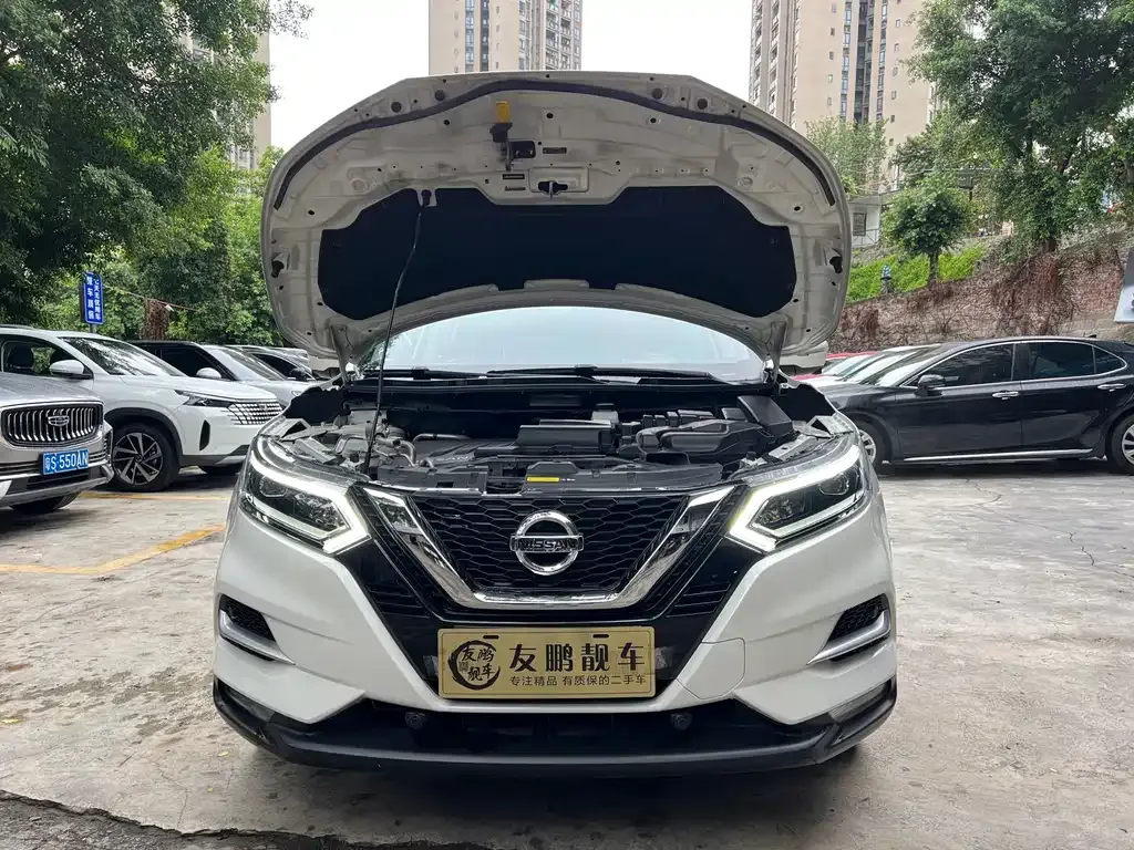 Nissan Qashqai — фото 10