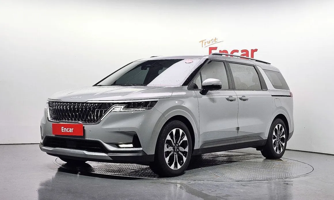 Kia Carnival — фото 1