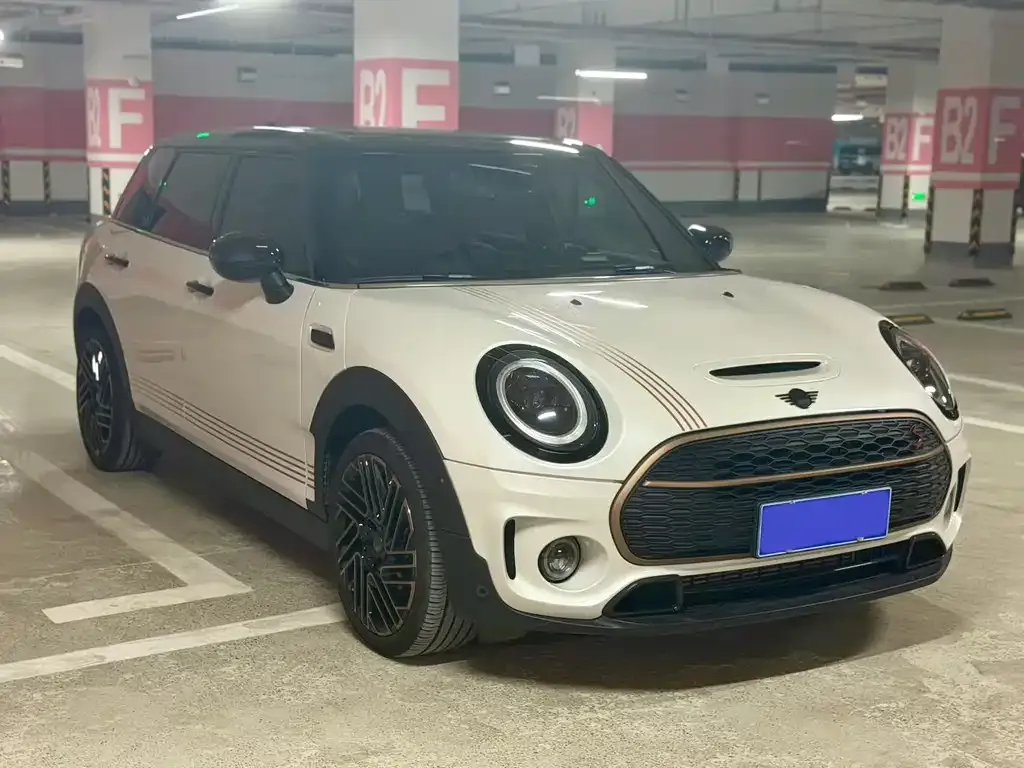 MINI Clubman — фото 1