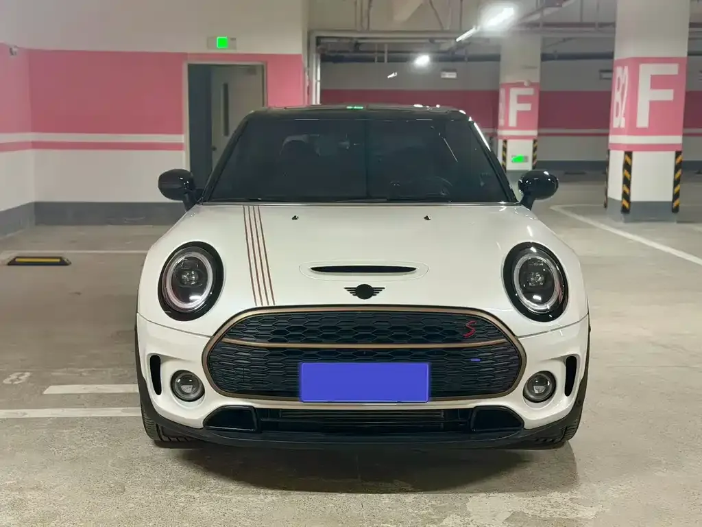 MINI Clubman — фото 3