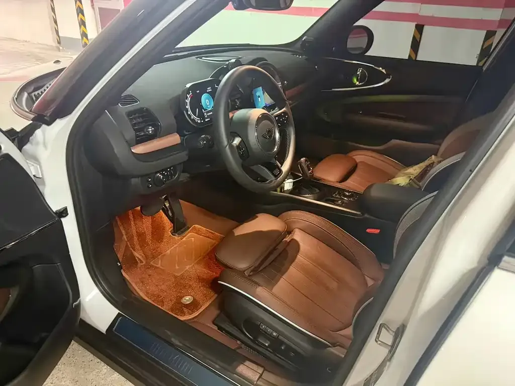 MINI Clubman — фото 5
