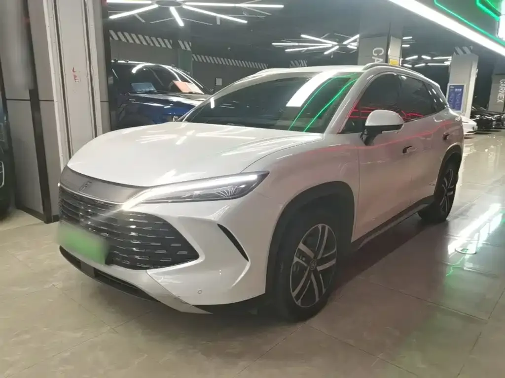BYD L DM-i — фото 1