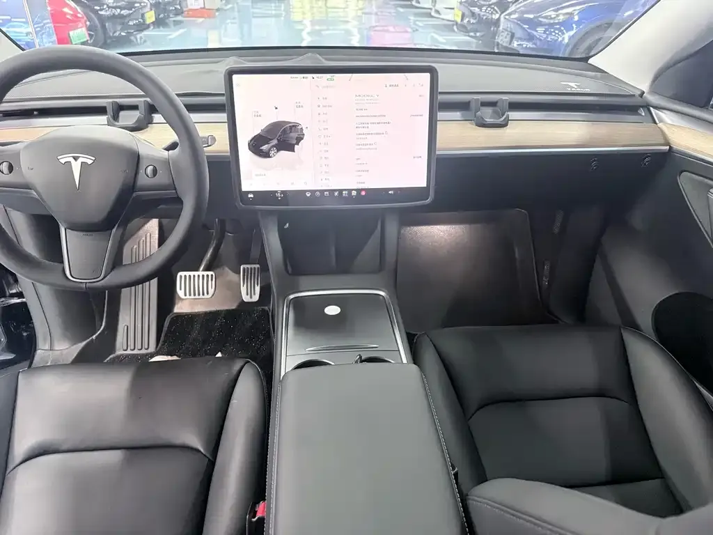 Tesla Model Y — фото 2
