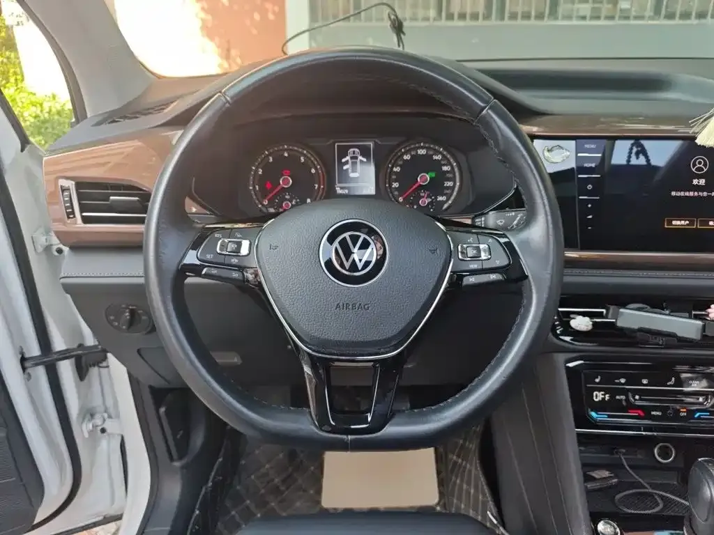 Volkswagen Tharu — фото 4