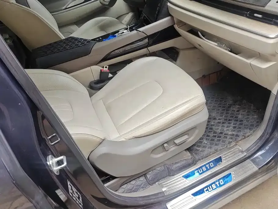 Hyundai Custo — фото 10