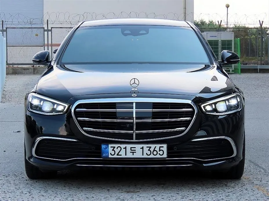 Mercedes-Benz S-Class — фото 1