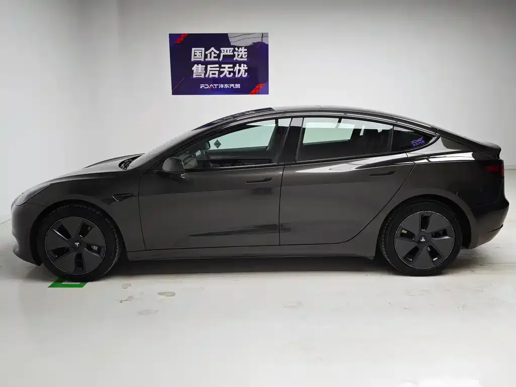 Tesla Model 3 — фото 3