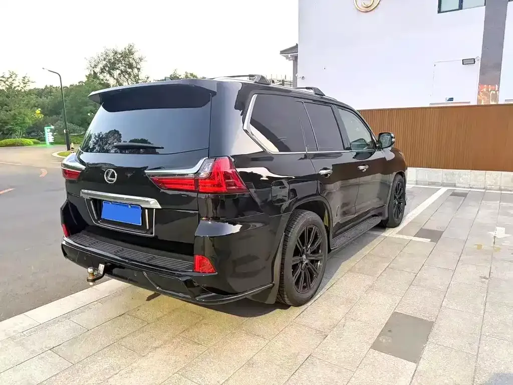 Lexus LX — фото 4