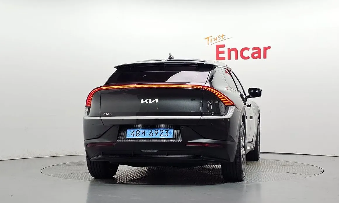 Kia EV6 — фото 8