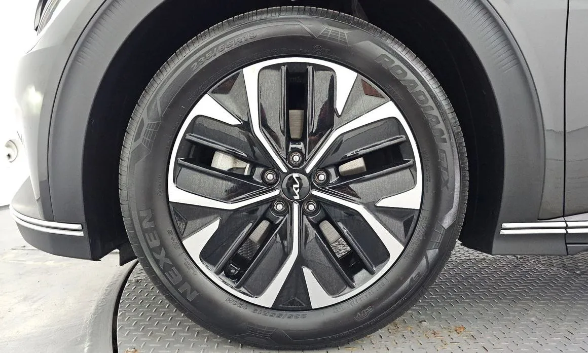 Kia EV6 — фото 6