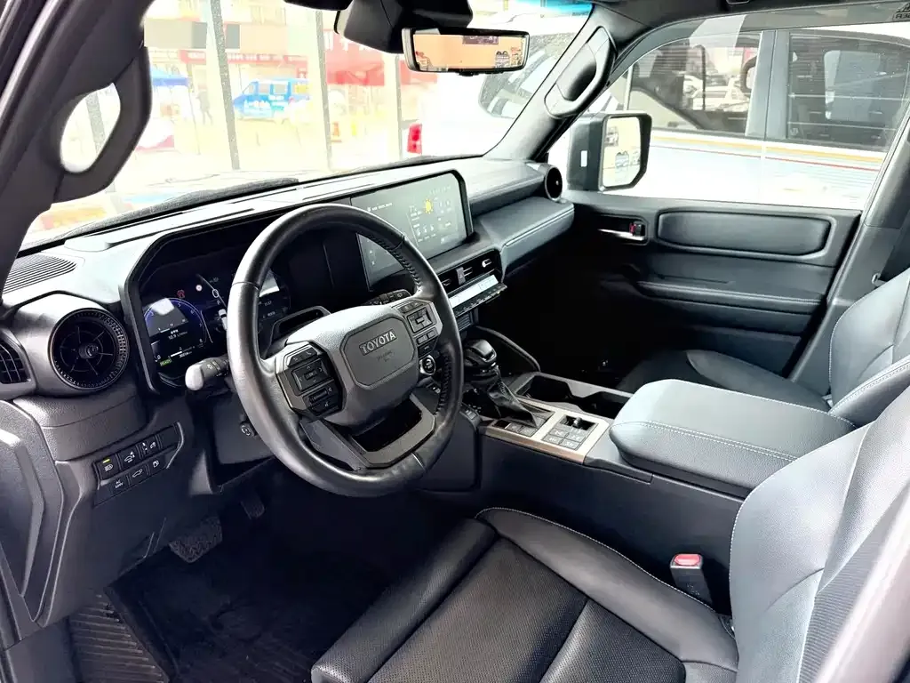 Toyota Prado — фото 4