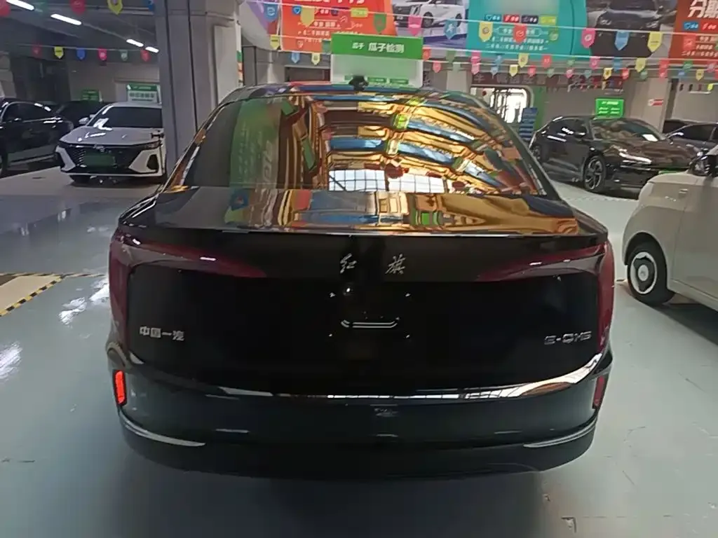 Hongqi E-QM5 — фото 3