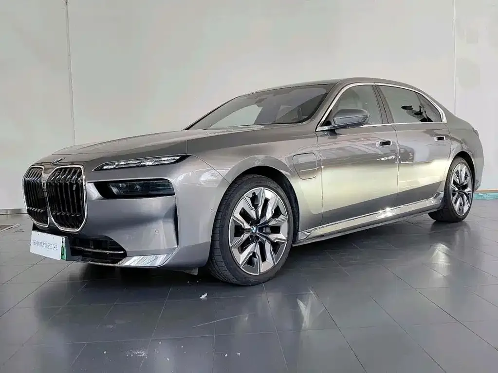 BMW i7 — фото 1