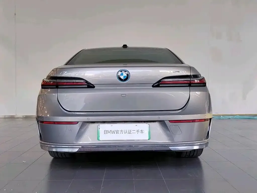 BMW i7 — фото 2