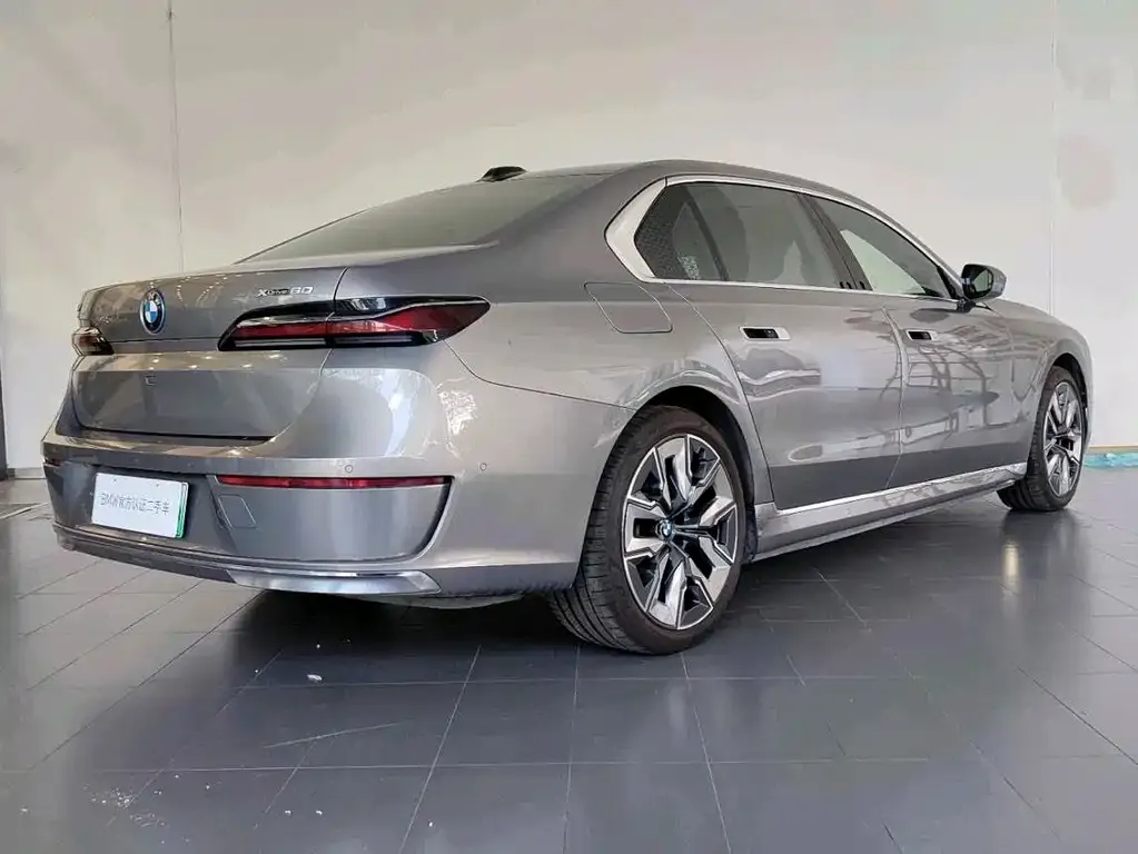 BMW i7 — фото 4