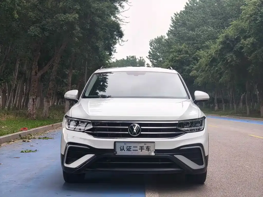 Volkswagen Tiguan L — фото 4