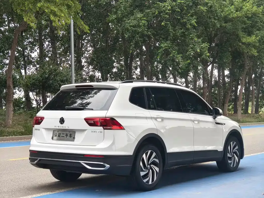 Volkswagen Tiguan L — фото 8