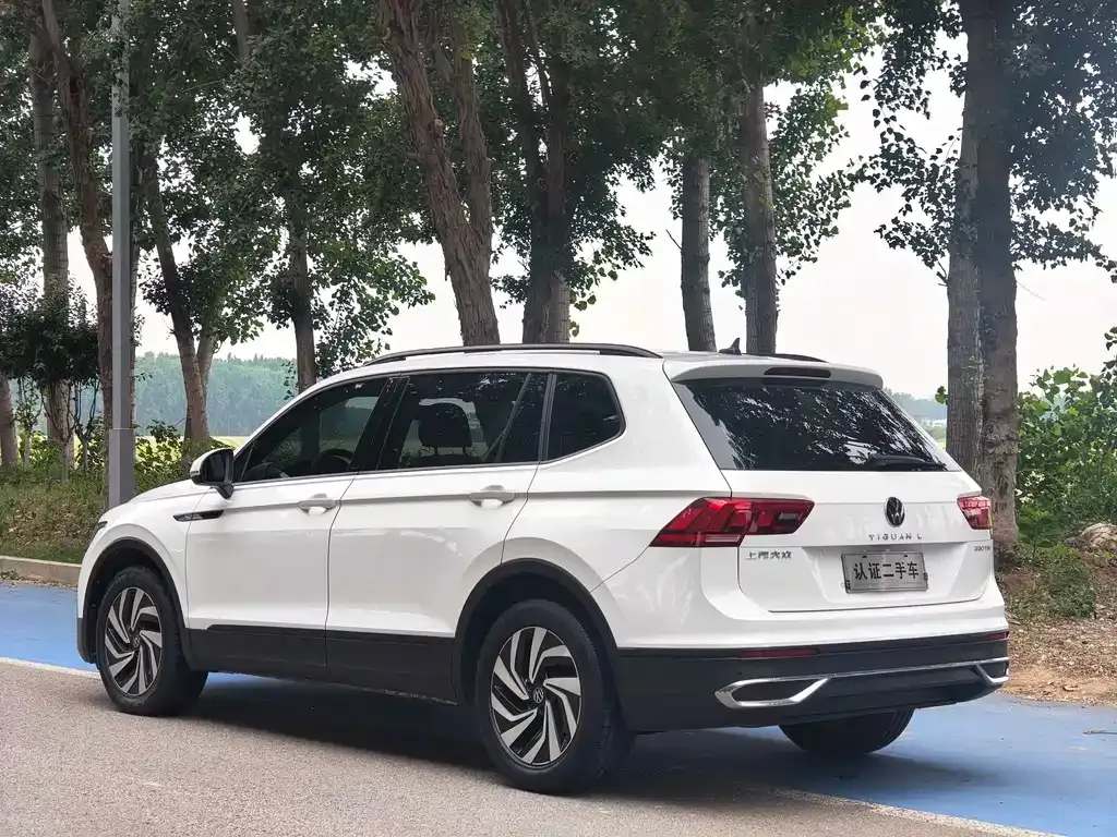 Volkswagen Tiguan L — фото 7