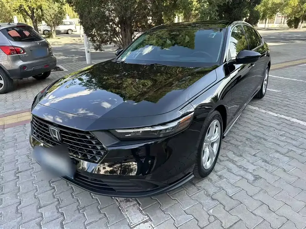 Honda Accord — фото 1