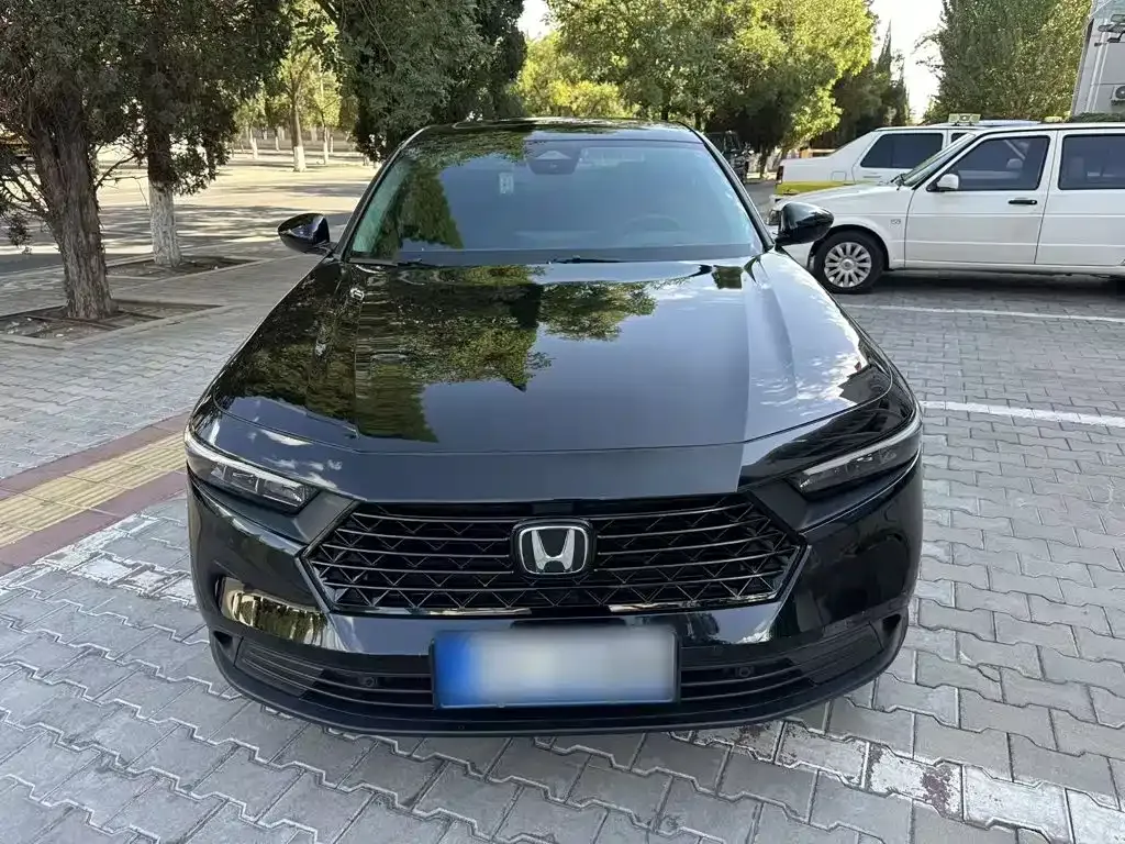 Honda Accord — фото 9