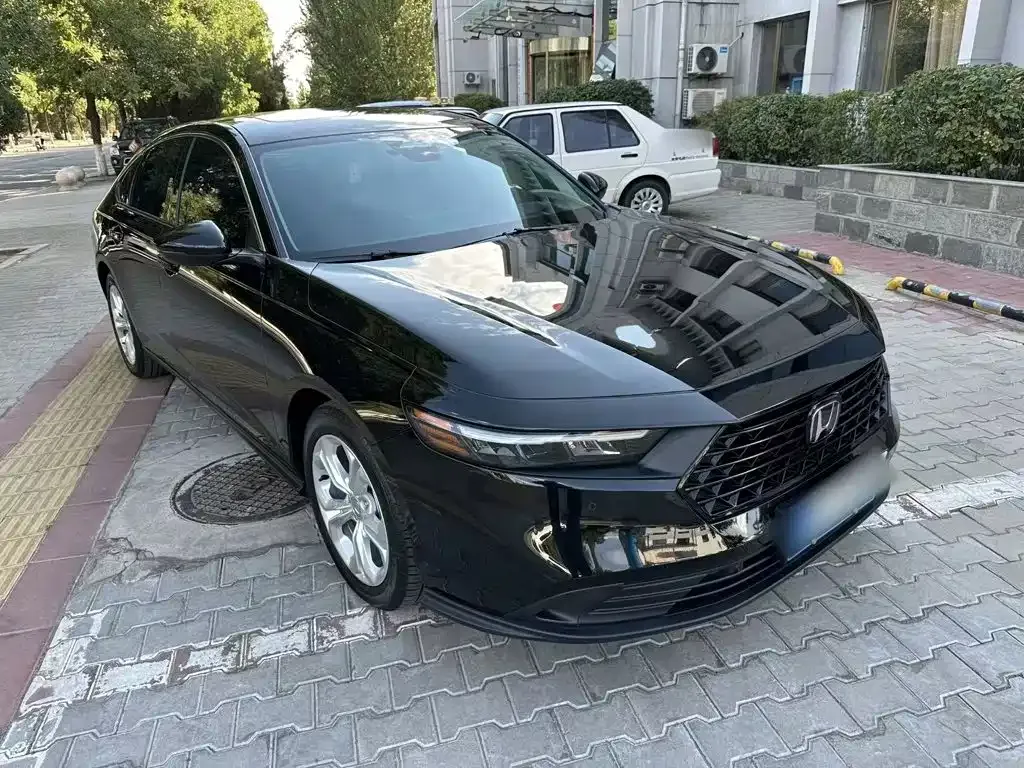 Honda Accord — фото 10