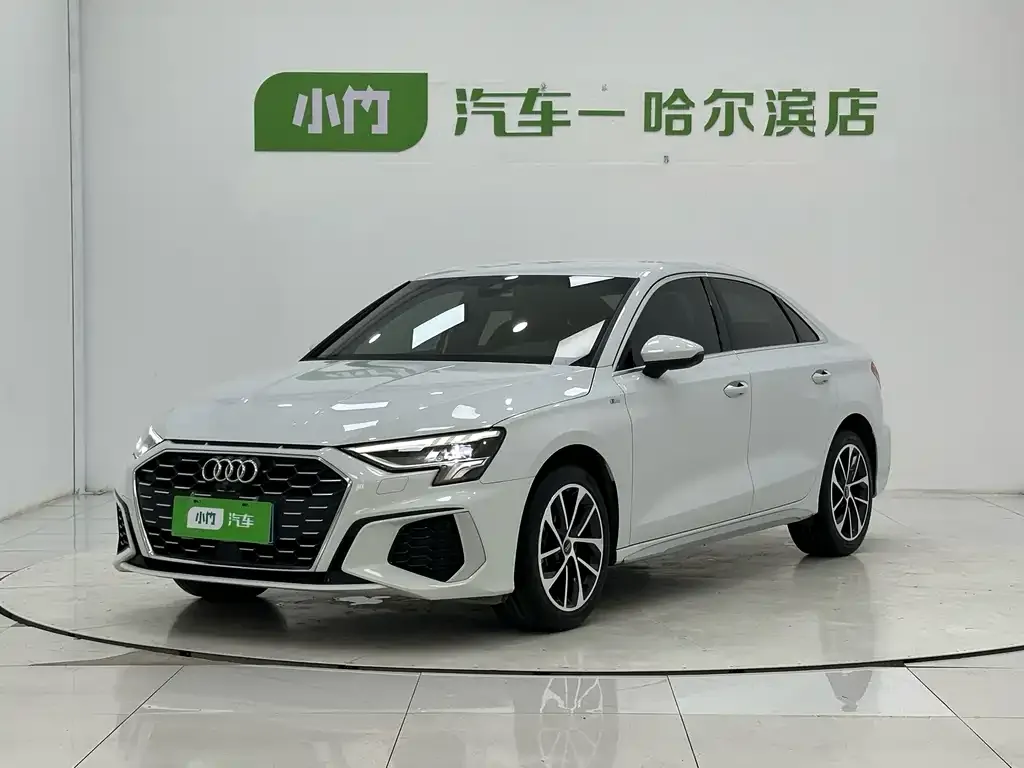 Audi A3 — фото 1