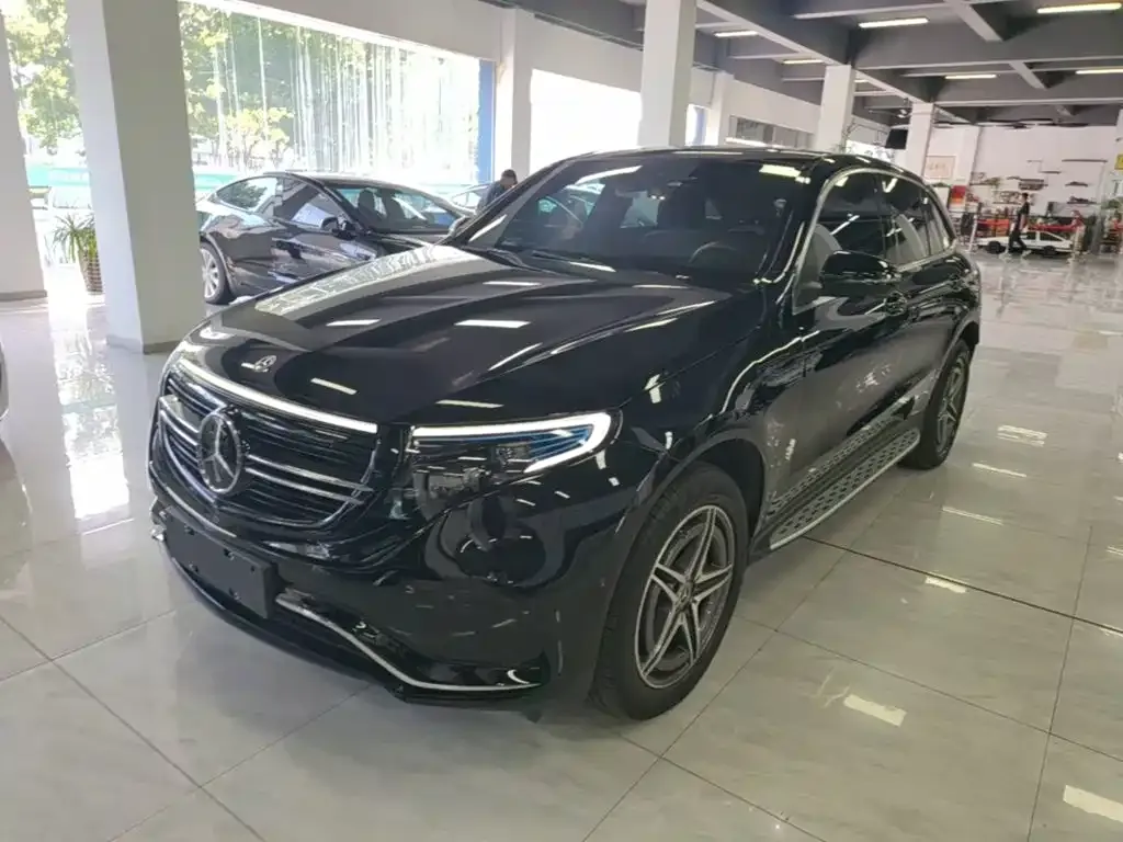 Mercedes-Benz EQC — фото 1
