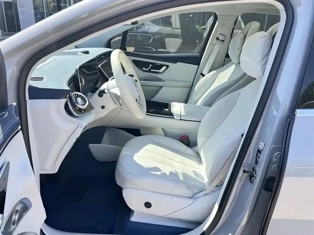 Mercedes-Benz EQE SUV — фото 4