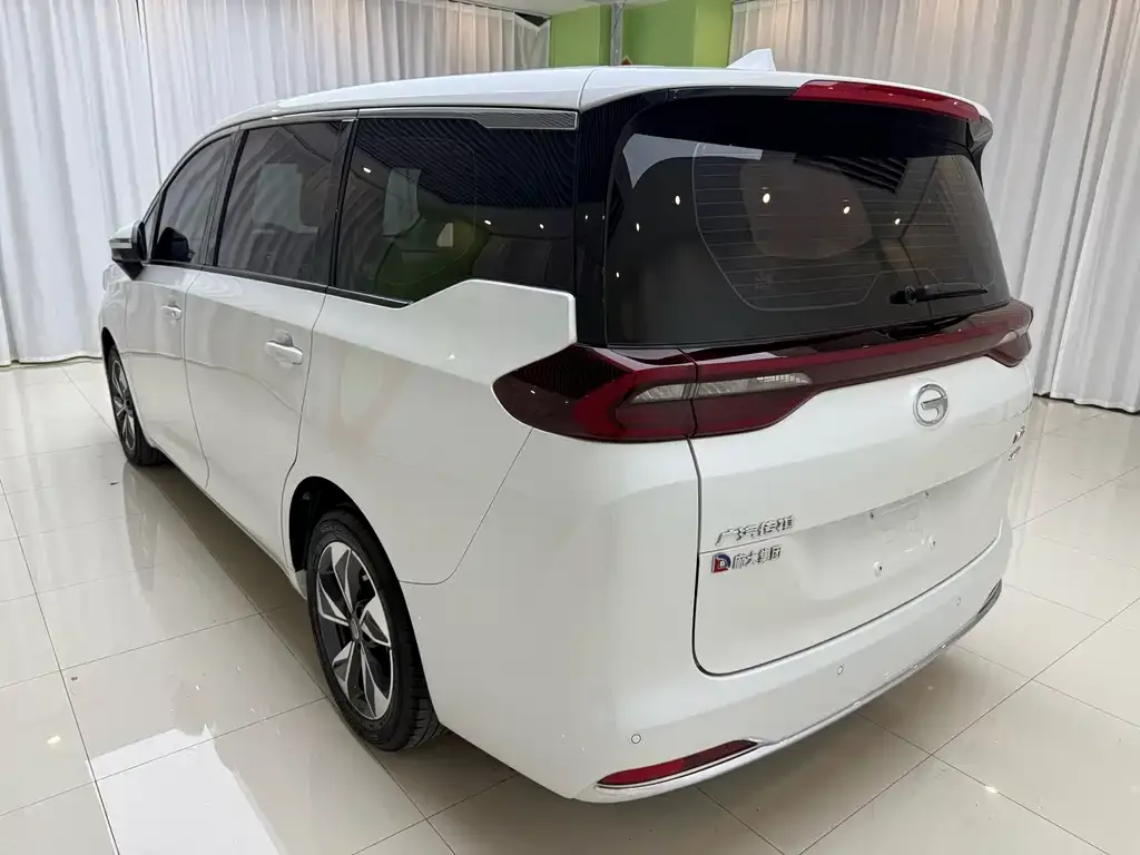 GAC Motor Trumpchi M6 — фото 10