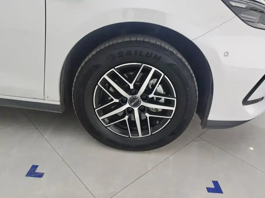 BYD Seal 05 DM-i — фото 8