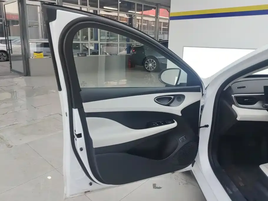 BYD Seal 05 DM-i — фото 3