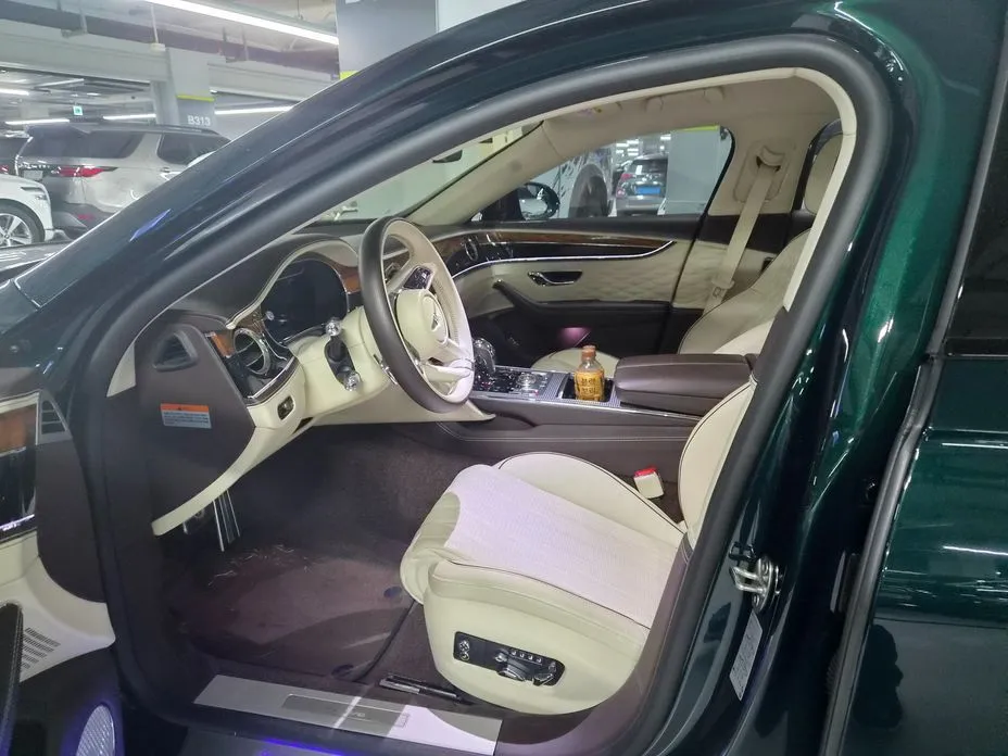 Bentley Flying Spur — фото 7
